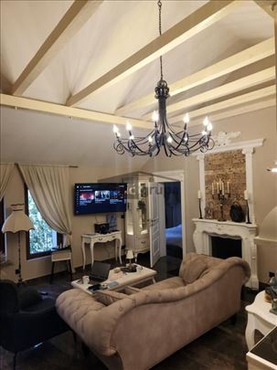 Poseban, luksuzan, parking, izlaz na Dunav