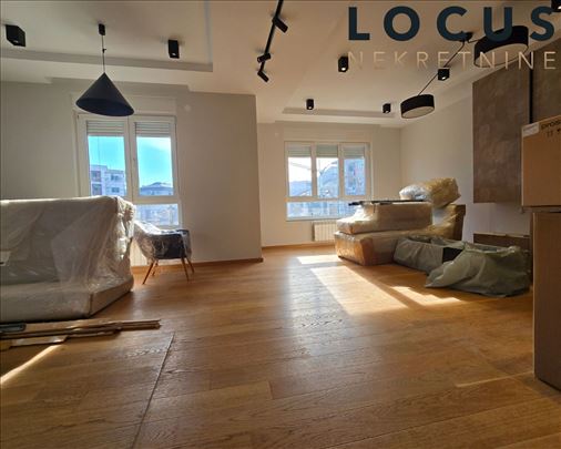 Prodaje se četvorosoban stan i garaža,Hotel Morava