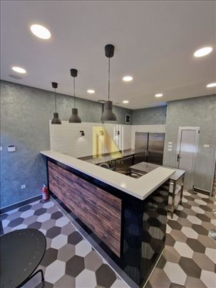 Prodaje se  opremljen poslovni prostor 26m2 - Novo