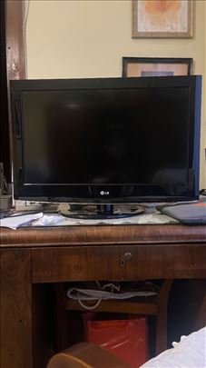 Prodajem TV LG