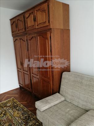 U centru Zemuna dvosoban namešten stan stan