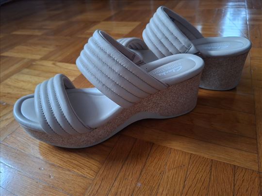 Clarks papuče nove 