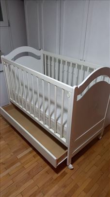 Dečiji krevetac BAMBINO na točkovima sa fiokom