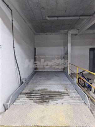 Izdajem Garazno mesto.