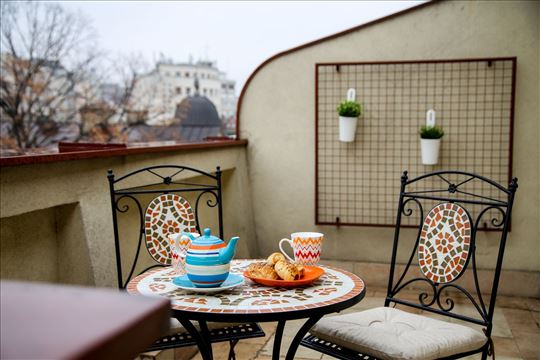 Izdavanje nameštenog stana na Topličinom vencu