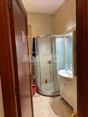 Izdavanje stana od 60m2 sa podrumom 20m2