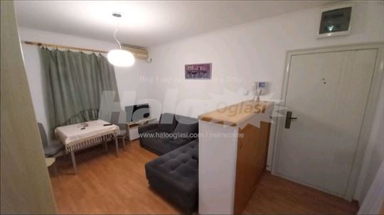 Jednoiposoban stan u širem centru Panč. REZERVISAN