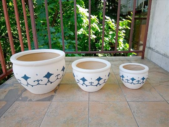 Keramicke dekorativne saksije. Set 3 komada-NOVO