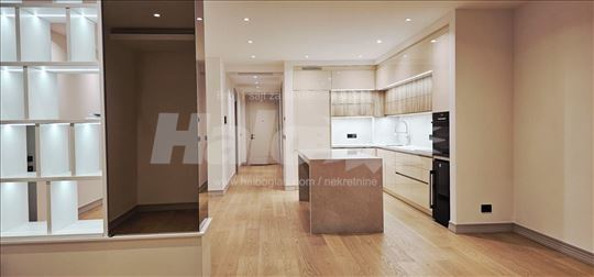 Luksuzan penthaus na Vracaru Misarska