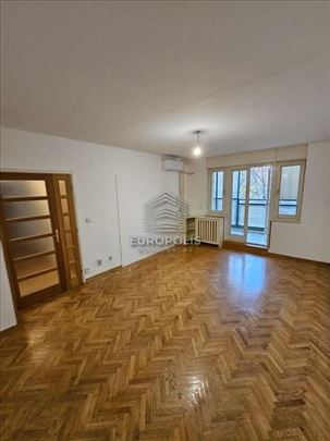 Povoljno - četvorosoban uknjižen porodičan stan ID