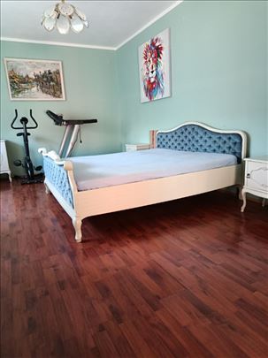 TOP ponuda!Dve kuće na Banjici,veliki parking!