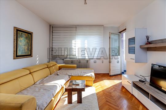 3.0,Crveni Pevac, Gradska bolnica