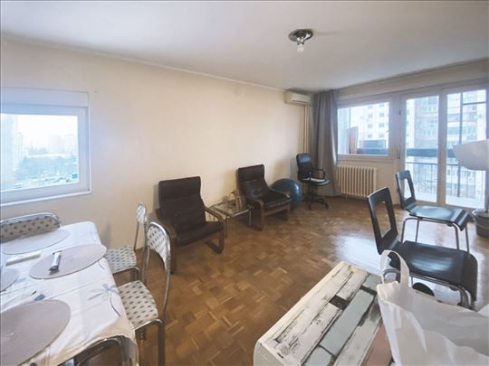 Big Bright Spacious No TV 2 Bedroom Apartment
