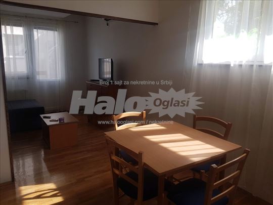 Izadje se garsonjera,Petlovo brdo