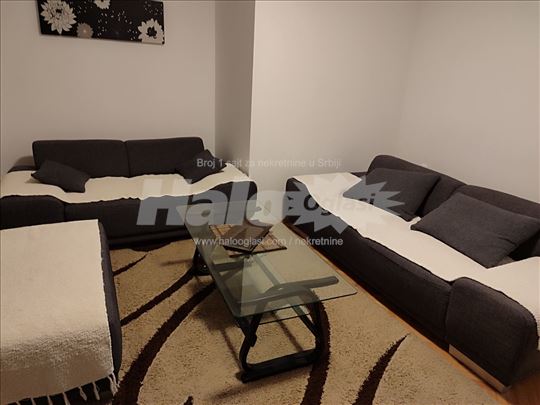 Izdajem dvosoban stan