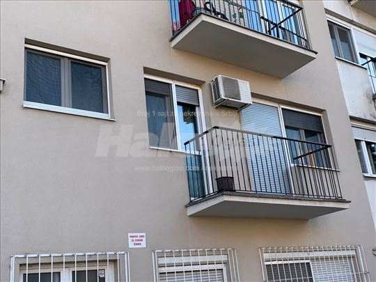 Jednosoban stan na I spratu na Banovom brdu