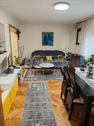 Kompletno uređen sa prelepim pogledom i terasama