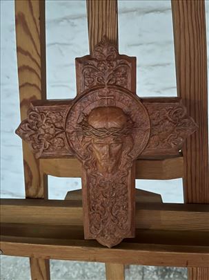 Krstovi rađeni u duborezu