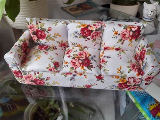 Namestaj za lutke - Krevetic