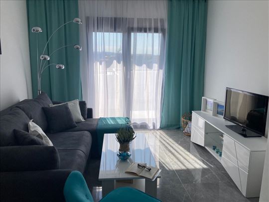 Nov 2.0 namešten, garažno mesto