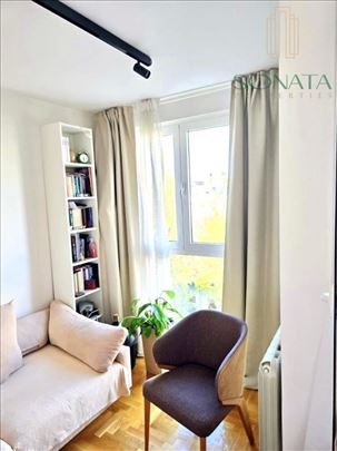 Odličan trosoban stan, Gospodara Vučića