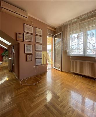 Trosoban Dupleks Sa GaraŽom