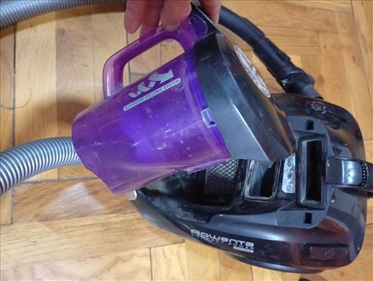 Usisivač ROVENTA bez kese kompletan