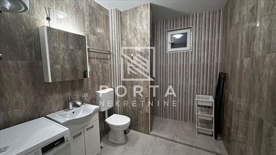 ŽIVKA PETROVIĆA ,Zemun,stan trosoban 62m2, odličan