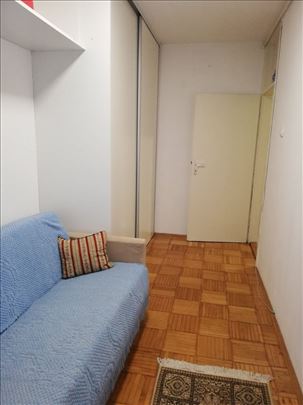 1,5,Konjarnik,Glasinačka,52m2,V,lift,cg,namešte