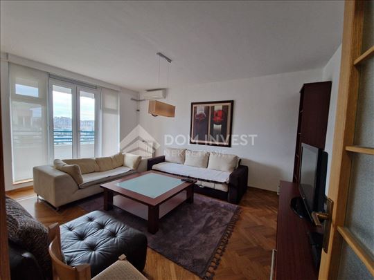 Blok 29a, trosoban, namešten stan