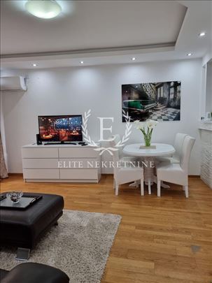 Cetvorosoban lux stan,novogradnja