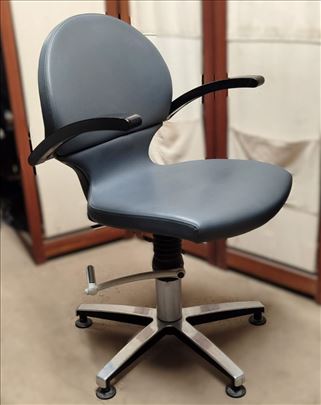 Frizerska stolica Welonda "Omega" udobna, u ocuva