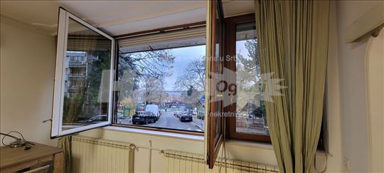 Konjarnik, hitna prodaja. Svetao lep stan