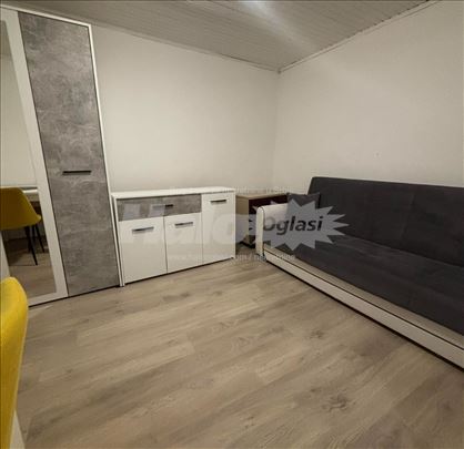 Izdaje se dvorišna garsonjera 18m kod Rudarskog fa