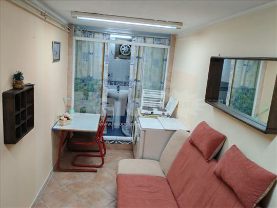 Izdaje se garsonjera