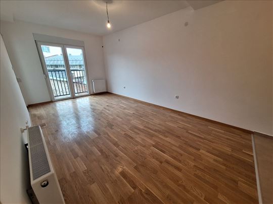 Izdaje se stan 60mkv u centru grada