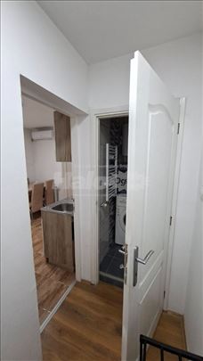 Izdajem namešteni stan na Altini