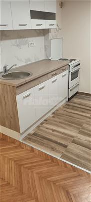 Izdajem stan na Vozdovcu