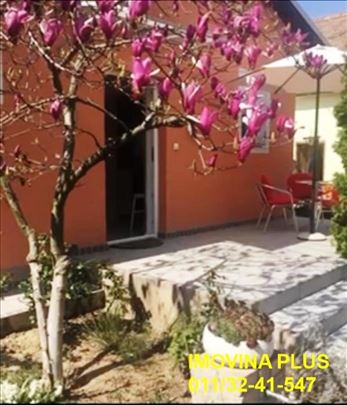 Kuća 125m2, sa ostavom i dvorištem