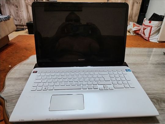 lap top sony 17,3 ekran procesor i3