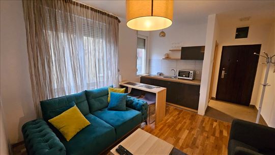 Lep i funkcionalan, kompletno opremljen 1.0 stan