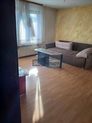 Lepa dvorišna kuća