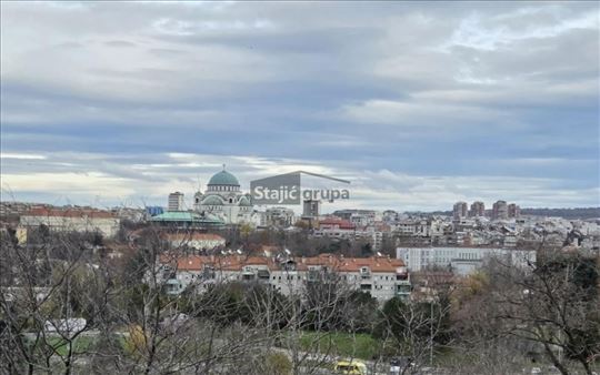 Odličan, dvostran, lep pogled