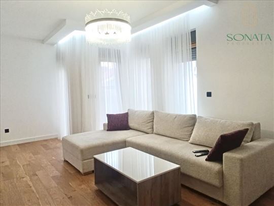 Odlican stan 2.0 u novogradnji sa garaznim mestom