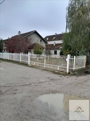 OdliČna KuĆa Na Sajlovu-novi Sad