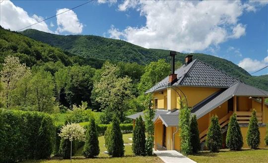 Odlična vikendica izmedju Arilja i Ivanjice 