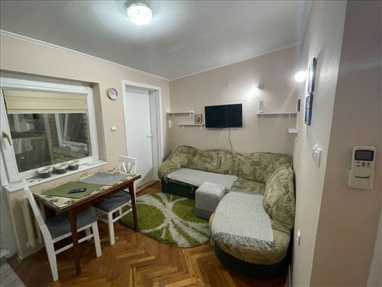 Porodičan stan na Detelinari