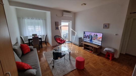 Sa parking mestom, mereno 40m2 ID#13214