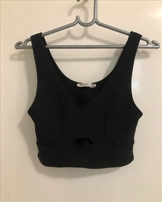 Stradivarius crni sportski top (crop majica) (M)