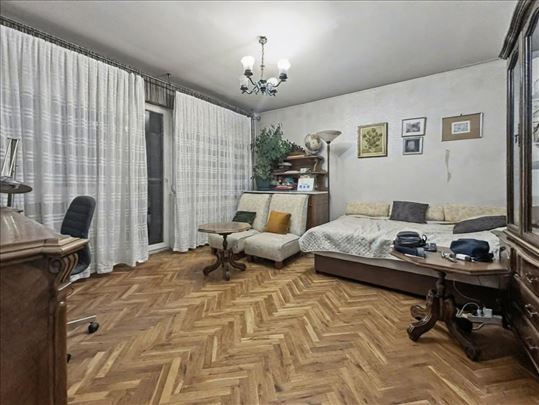 Broker - Stančina na Tesli